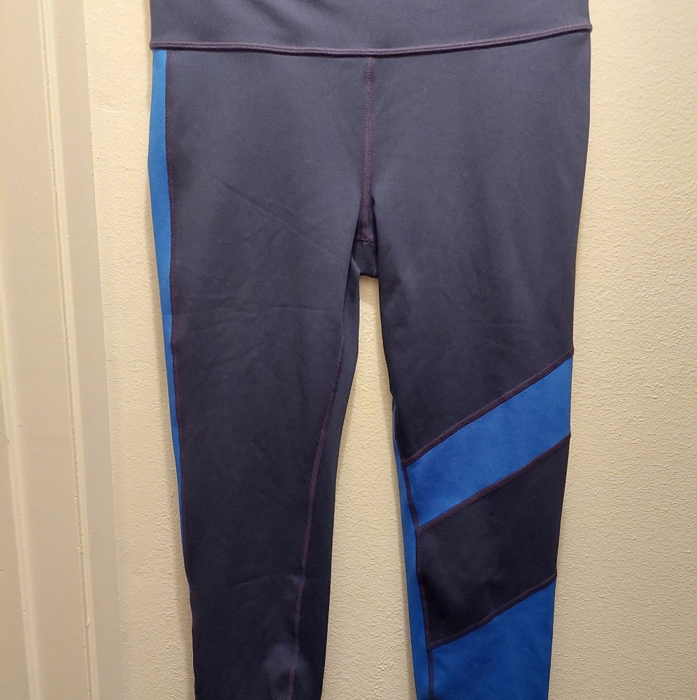 Gap blackout technology leggings